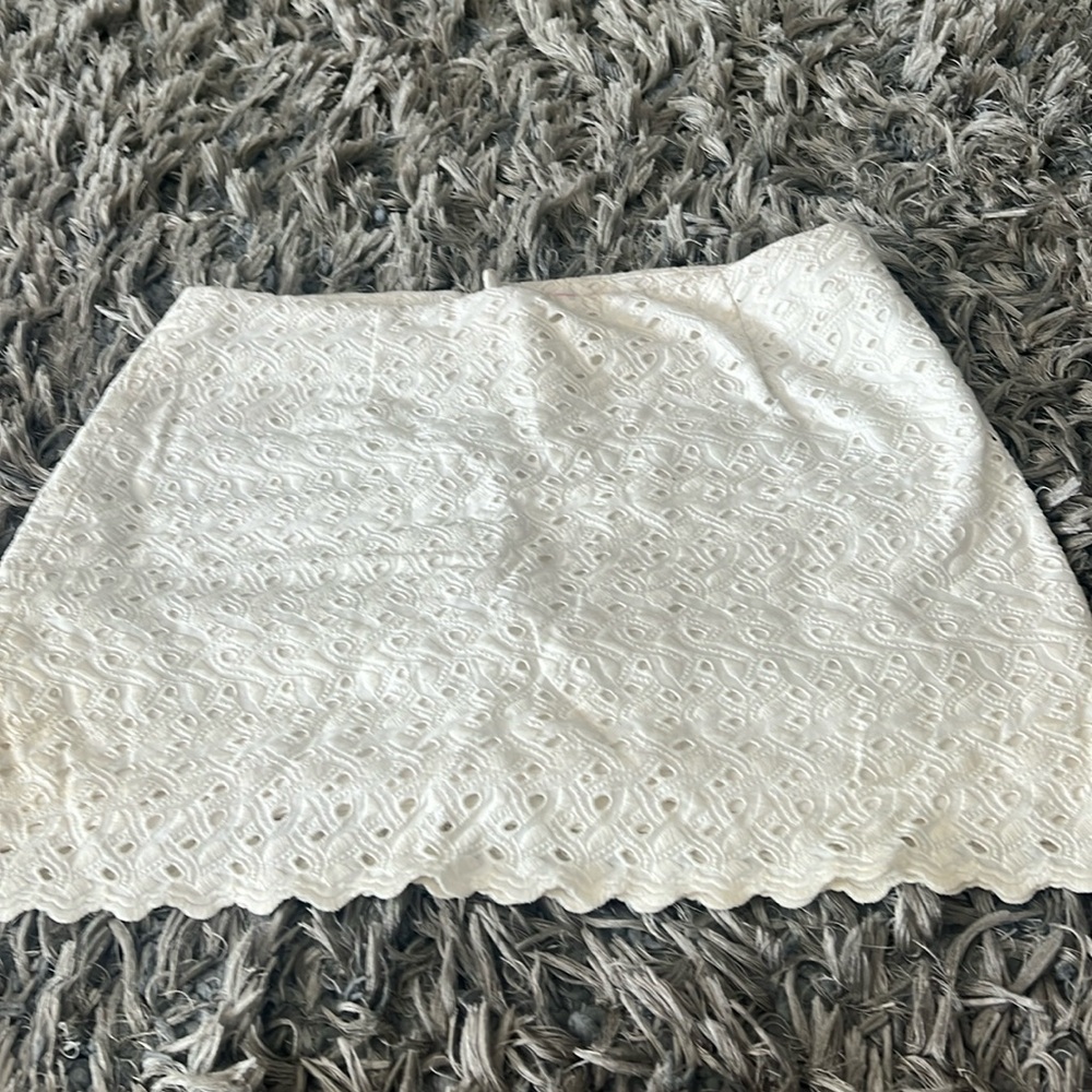 Lilly Pulitzer skirt sz 2. I have a ton of this stuff ask me